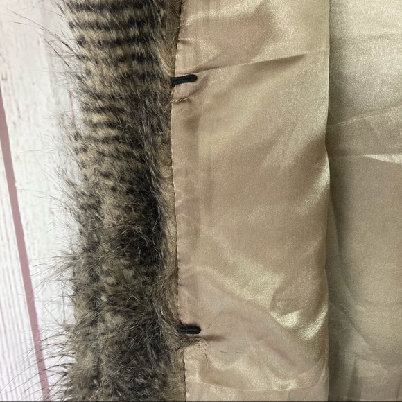 Amanda Blu Fuzzy Faux Fur Vest - Picture 7 of 10